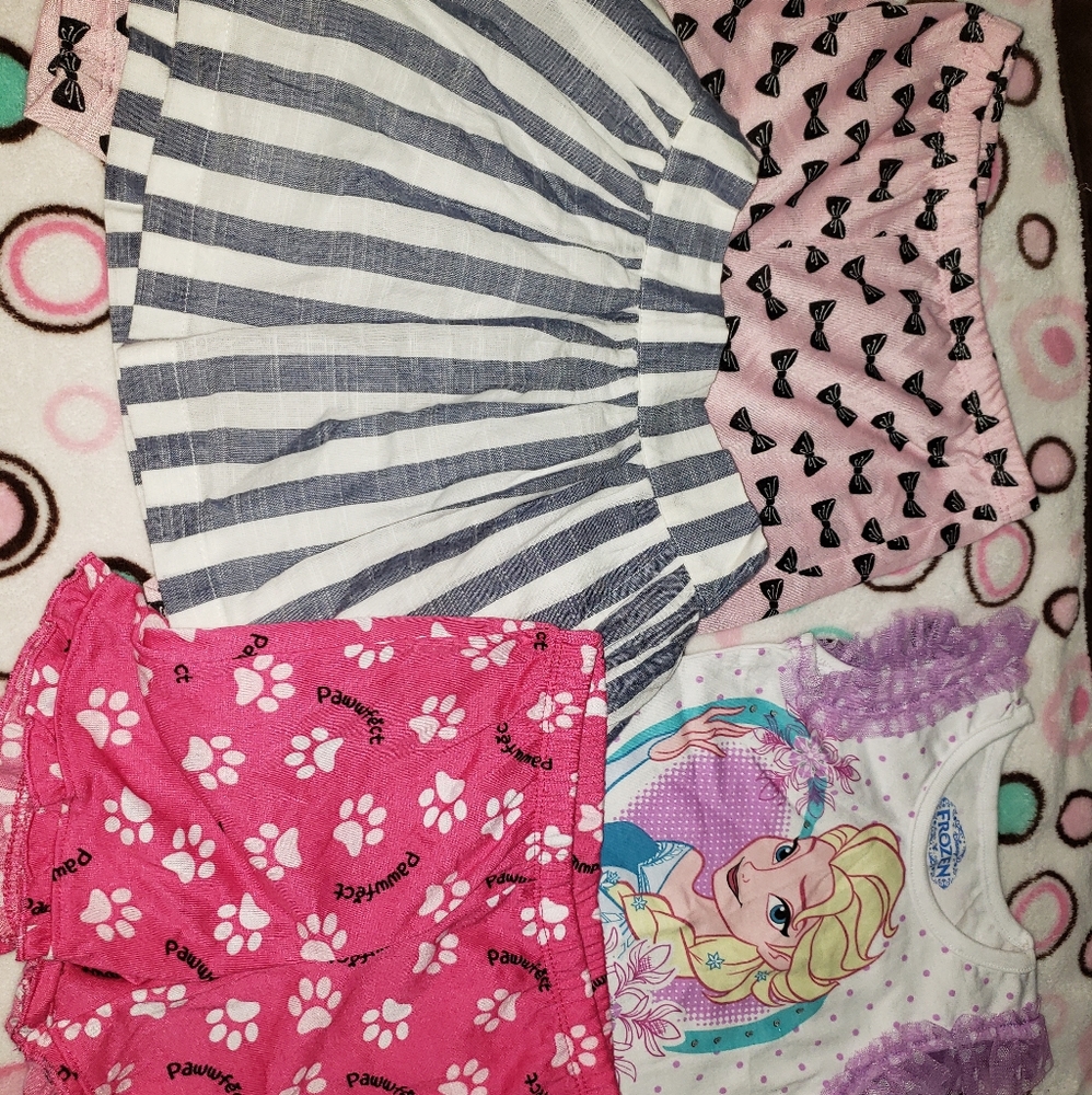 Girl clothes lots
